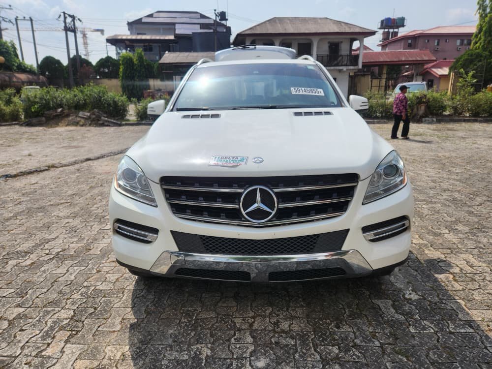 2015 Mercedes-Benz ML350 (Premium Edition) image 4