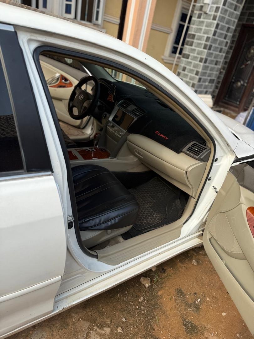 Nigeria Used Toyota Camry image 6