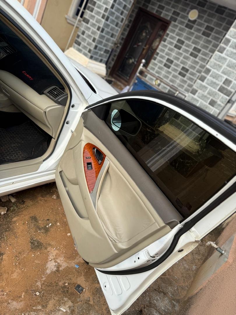 Nigeria Used Toyota Camry image 7