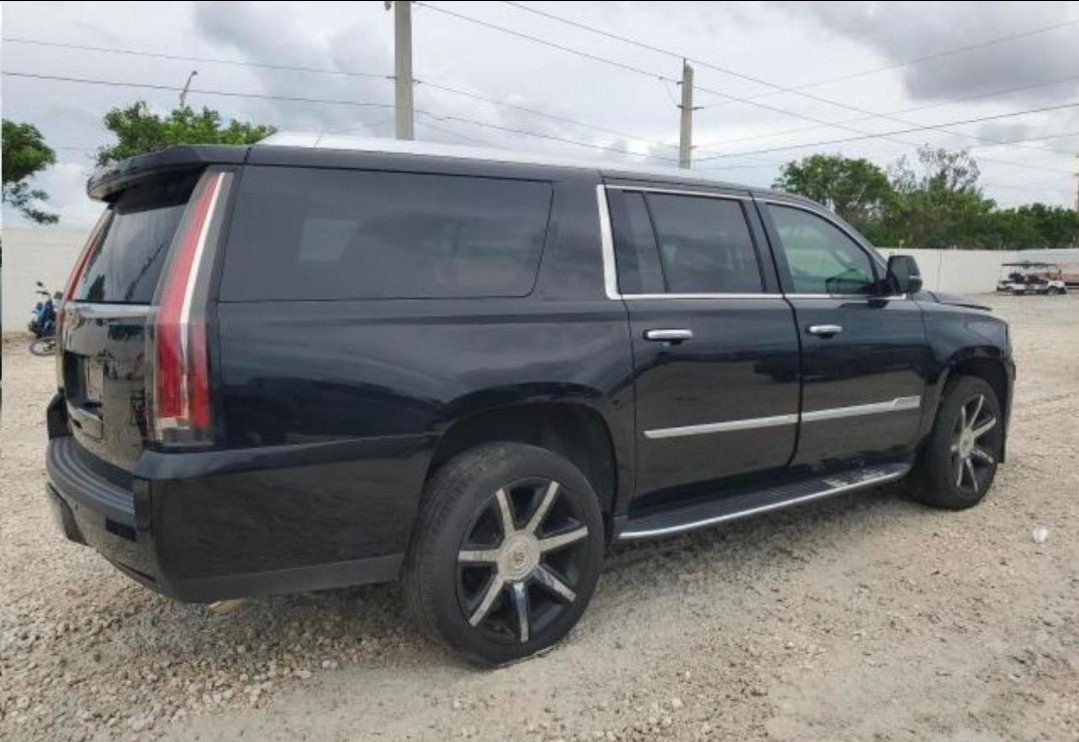 19/20 Cadillac Escalade image 5
