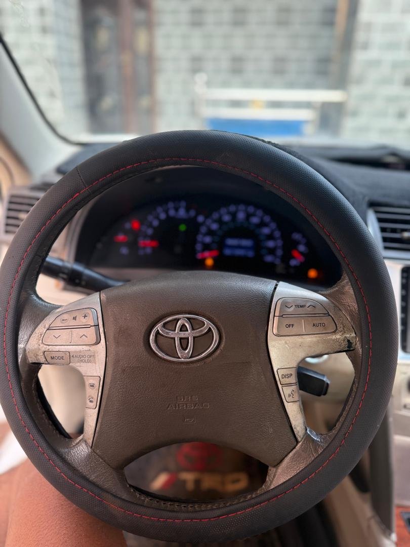 Nigeria Used Toyota Camry image 4