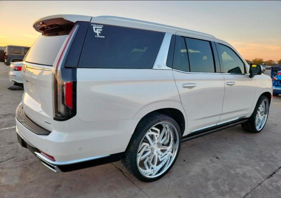 2021  Cadillac Escalade image 4