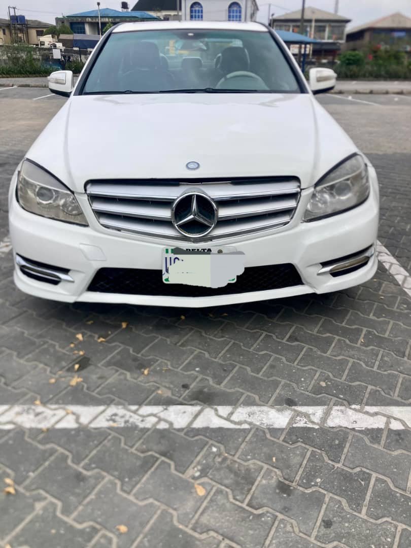 Mercedes-Benz C300