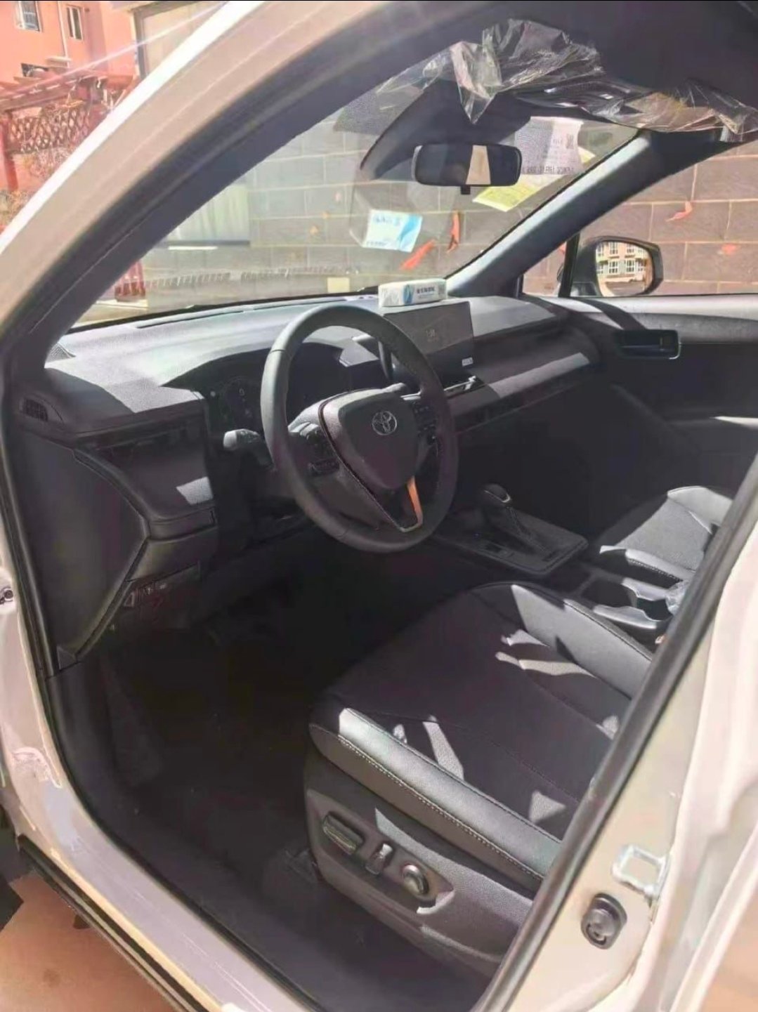 2025 Toyota Corolla Cross (Pre-Order) image 5