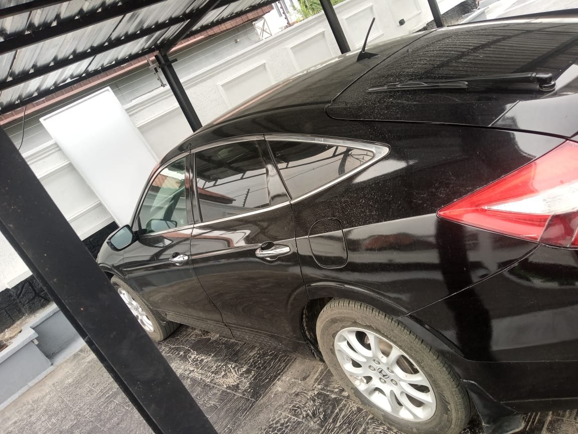 2012 Honda Crosstour Black image 3