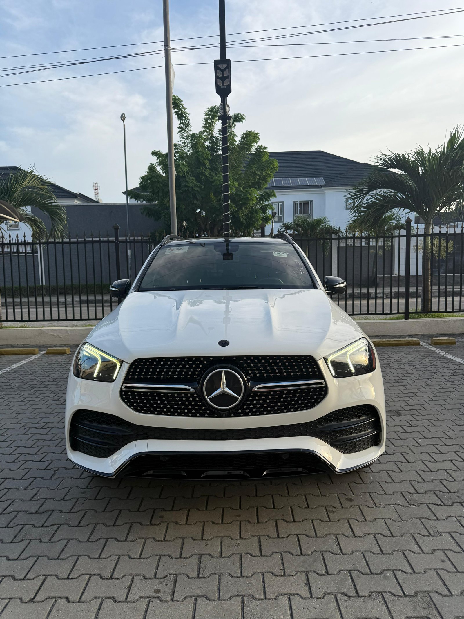 2021 Mercedes-Benz GLE350 image 2