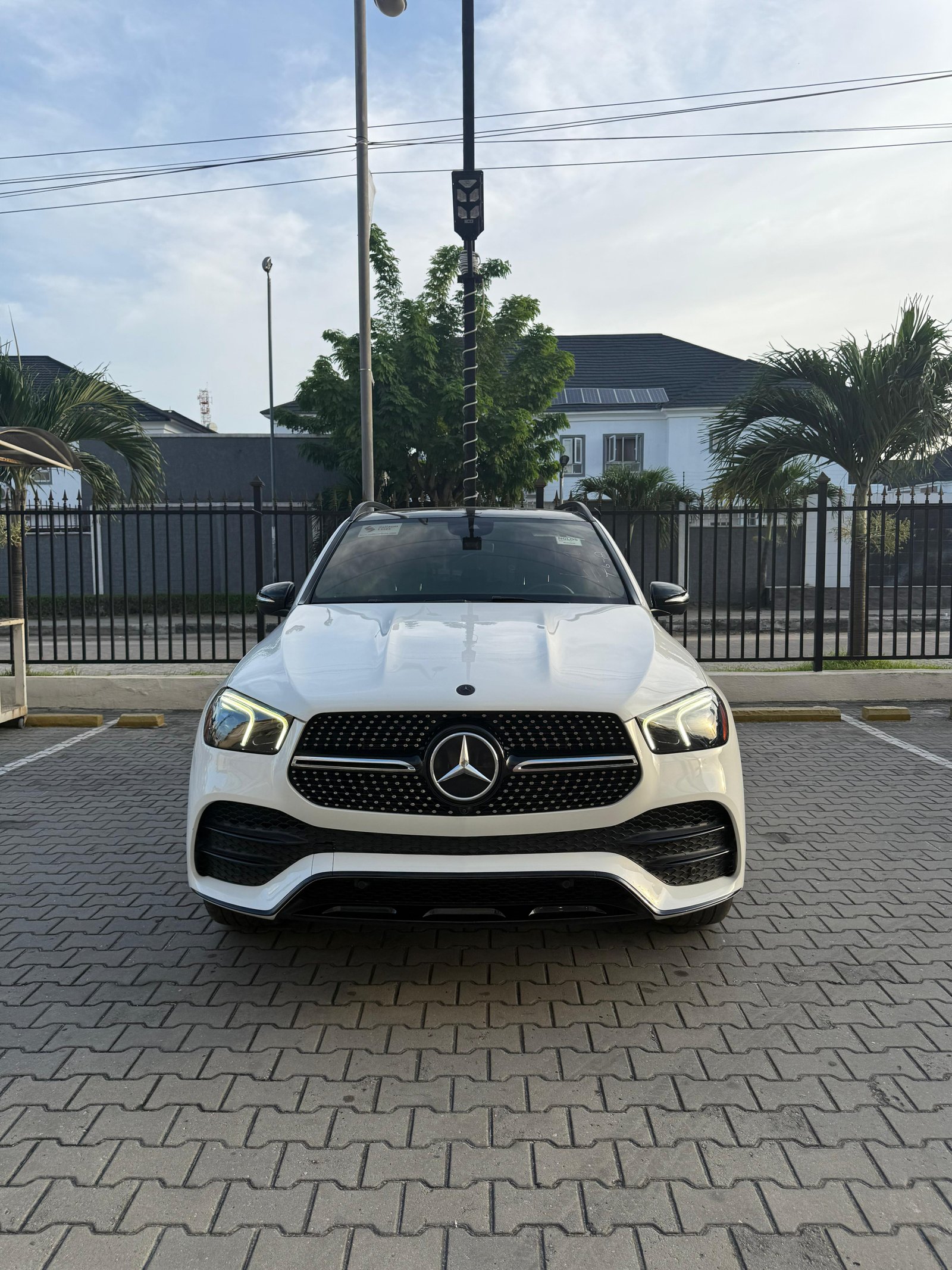 2021 Mercedes-Benz GLE350 image 3