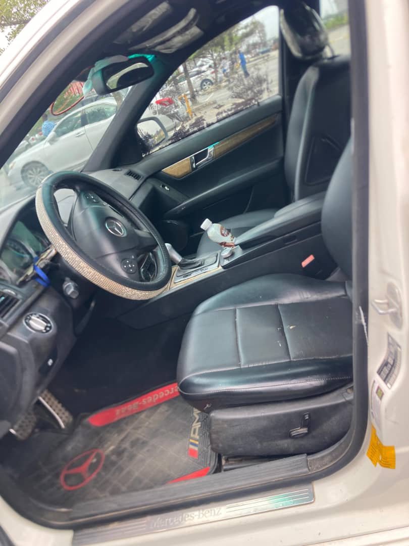 2008 Mercedes-Benz C300 image 4