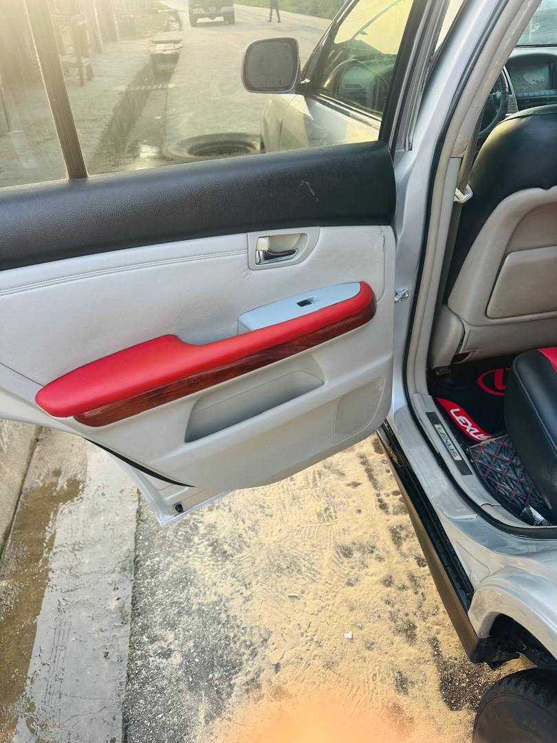 2006 Lexus RX 330 image 6