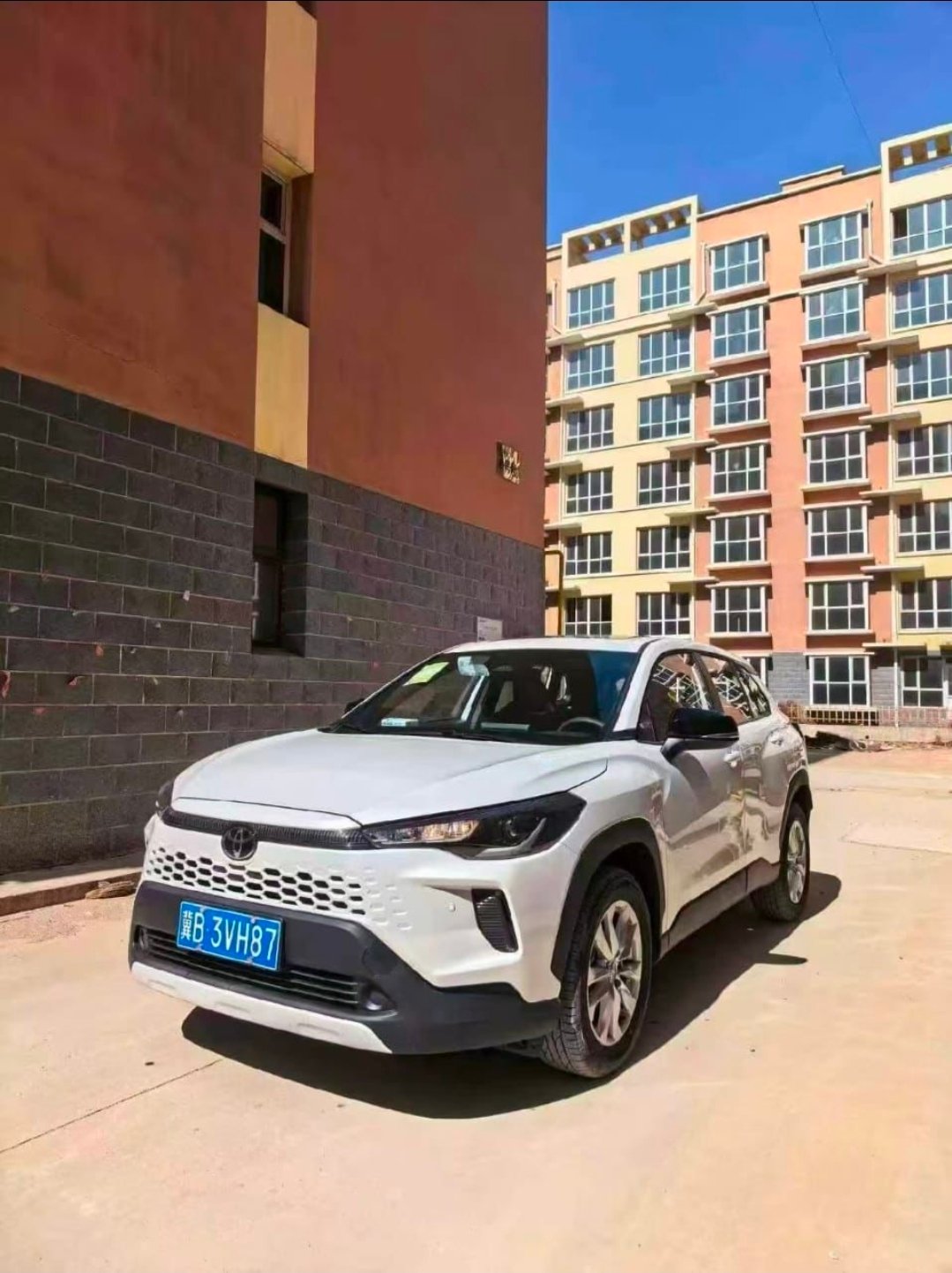 2025 Toyota Corolla Cross (Pre-Order) image 2