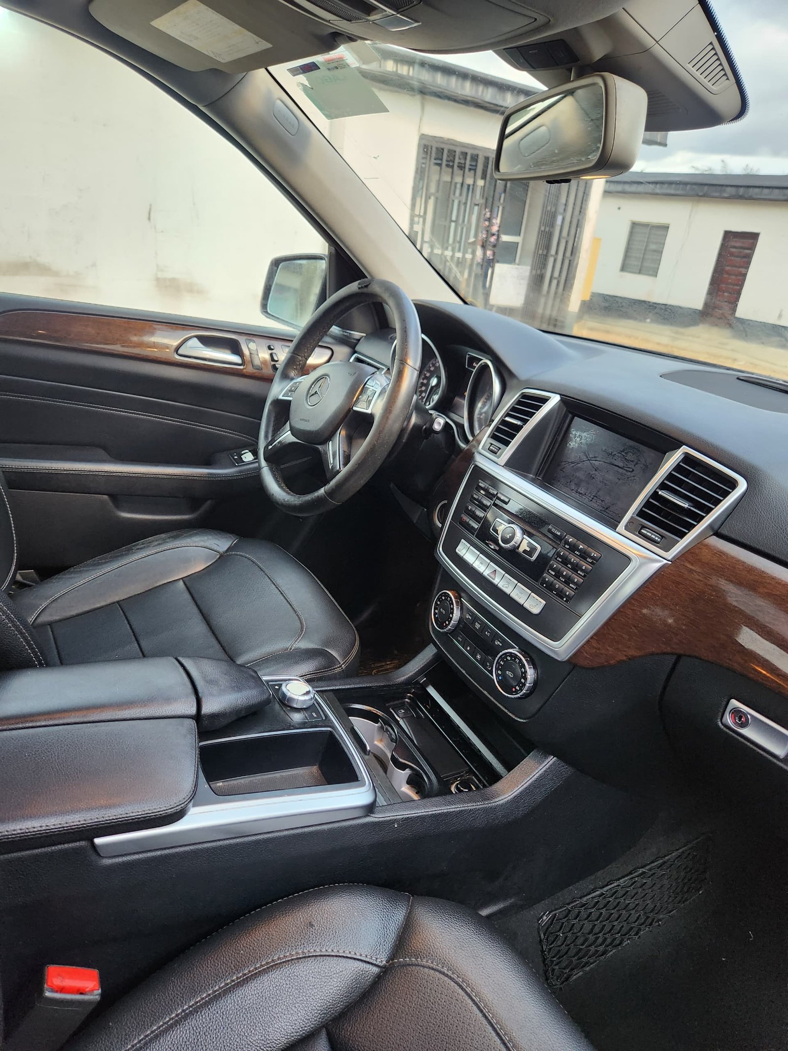 2014 ML350 Full Option image 9