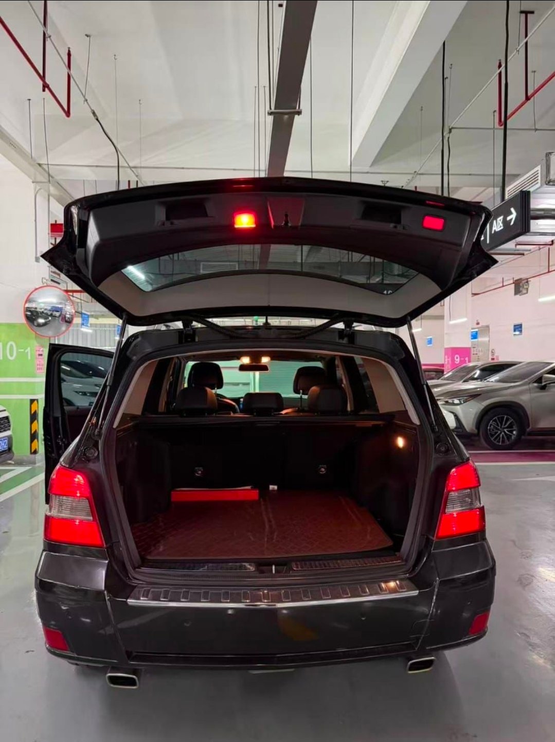 2012 Mercedes-Benz GLK350 (Pre-Order) image 2