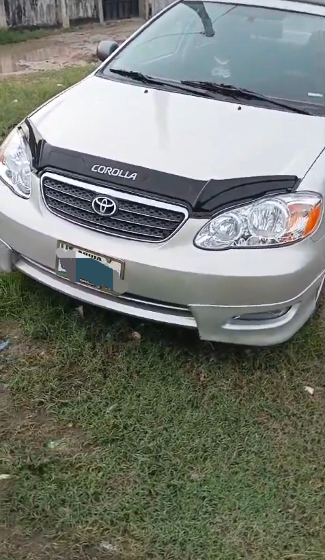 2004 Toyota Corolla — photo 1